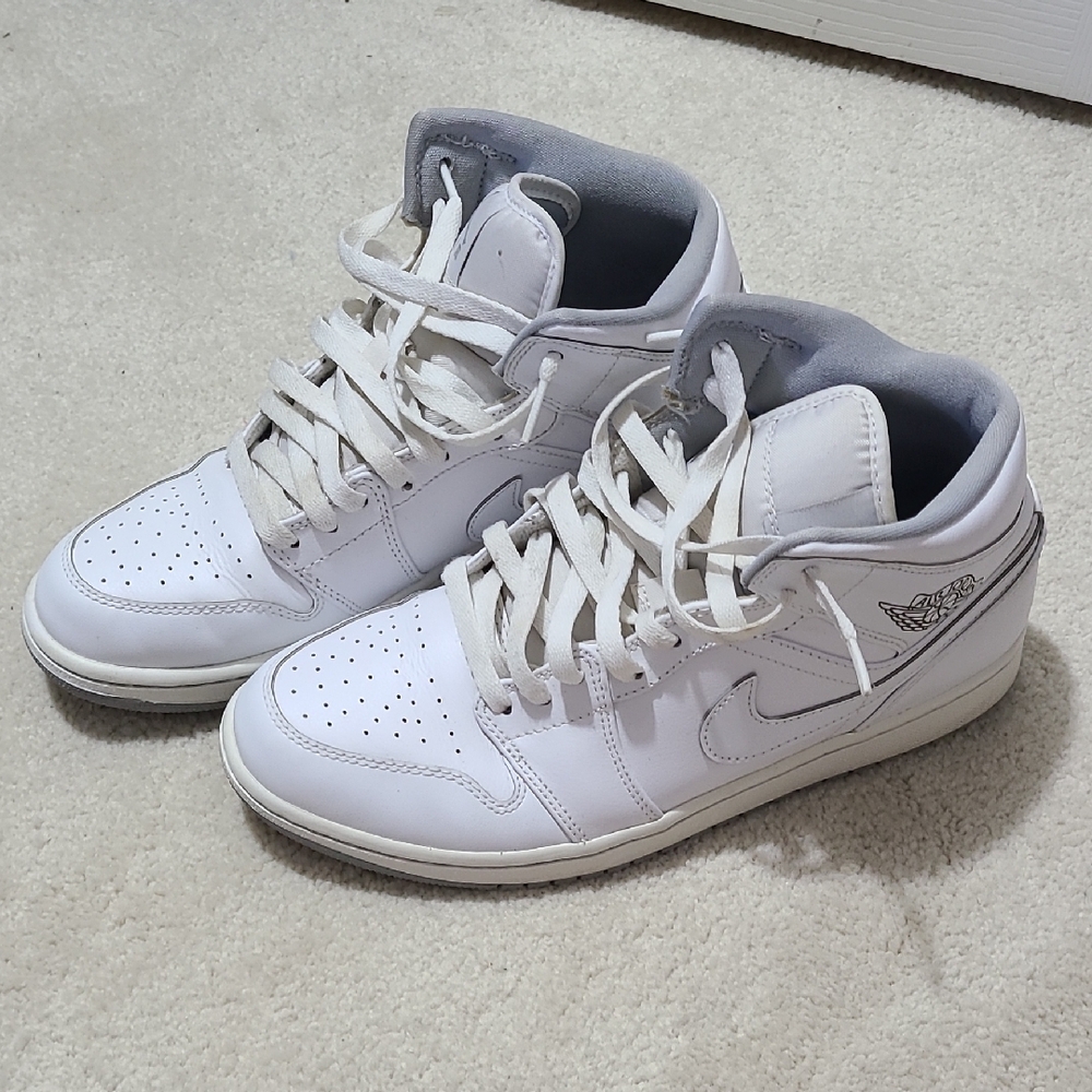Jordan White Sneakers